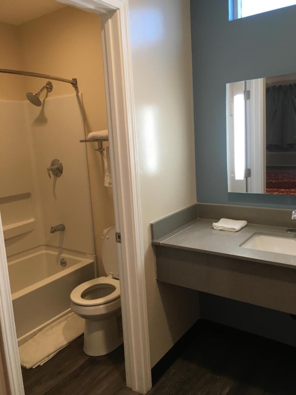 Lincoln Park Motel image 3